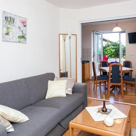 Lotea - Two-bedroom With Terrace *