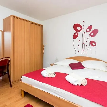 Lotea - Two-bedroom With Terrace 아파트